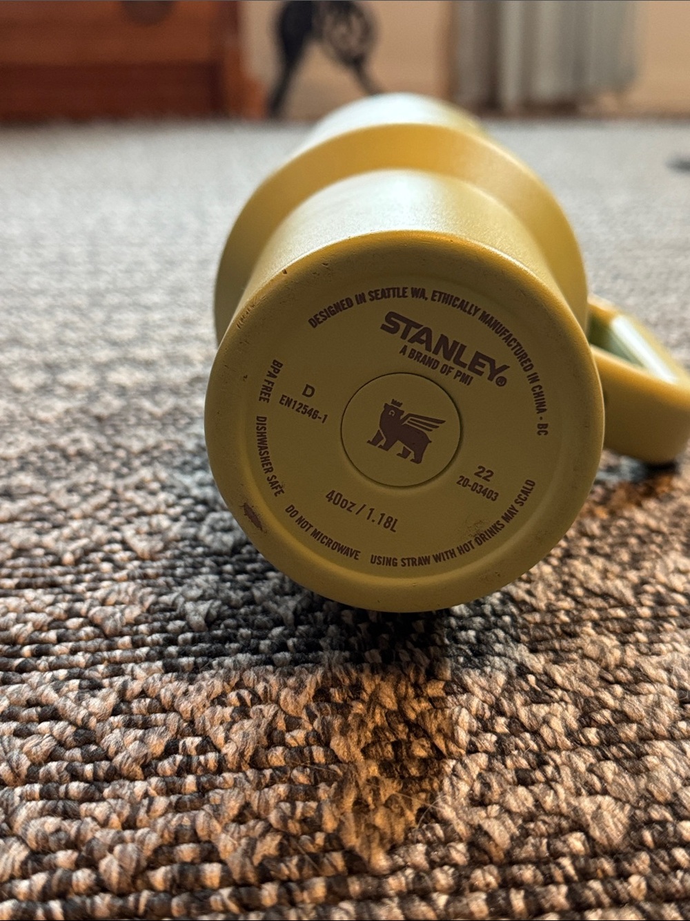 Stanley Cup 40oz With Straw Two Tone Green - Picture 6 of 7